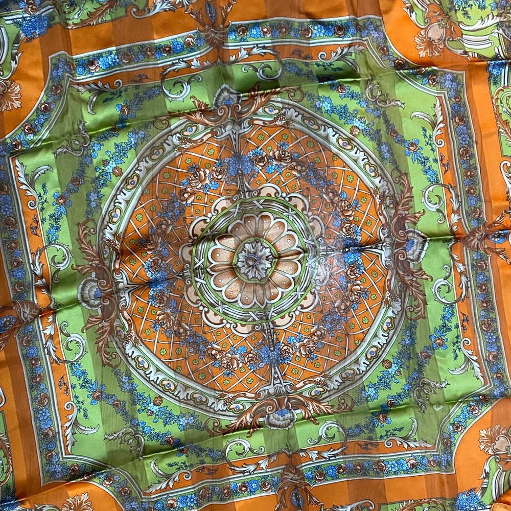 Vibrant Orange & Green Medallion Silk Scarf 34 x 34 inch
NWOTs 100% Silk - Picture 3 of 7